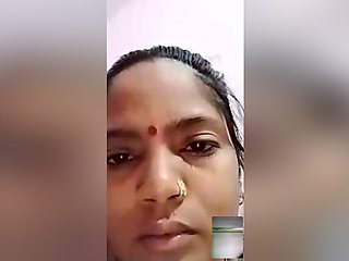 Bhabhi Showing Video Call