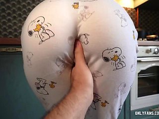 Squir7een as Stepmom Cowgirls to Creampie During Dinner