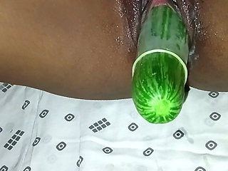 Indian desi sister-in-law put big cucumber in and drained the water