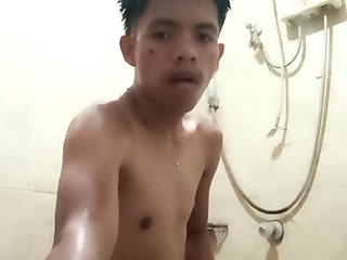 Filipino Twink Shower Wank: FLESHLAB Exclusive