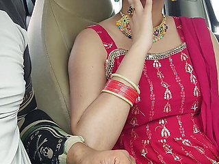 Cute Desi Indian Beautiful Bhabhi Gets Fucked with Huge Dick in car outdoor risky public sex.