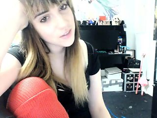 Amateur brunette ariana marie solo toying