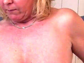 Two granny chicks in threesome trouble