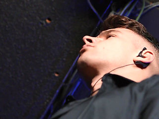 Men - the Bootyguard Gets Head From Cute Twink