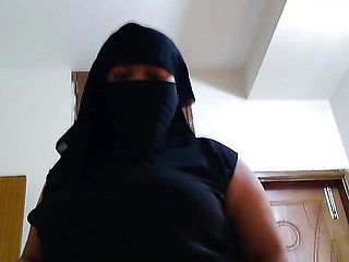 Muslim beautiful Hot maid has sex with owner while sweeping his bed room - huge Ass Fucking & Pussy Destroyed