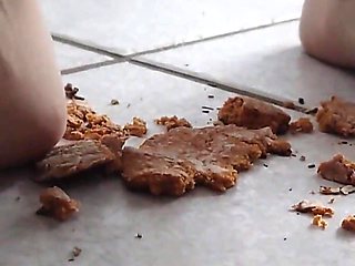 Crush Gingerbread with Nylon Feet