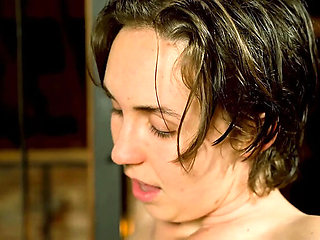 Olive Gee and Felina Fox Get Wild in the Bathtub