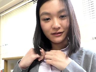 Amateur Asian teen sucks this big hard cock