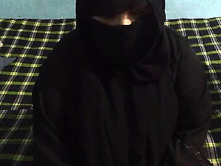Saudi burka muslim Aunty Chudai dwara Indian ladki - desi