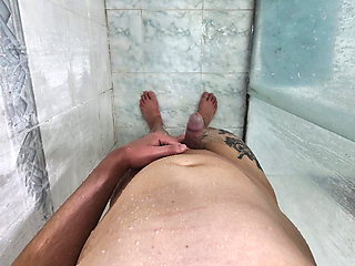 CHUBBY TWINK IN THE SHOWER - Subscribe to my onlyfans: LKINGSBR