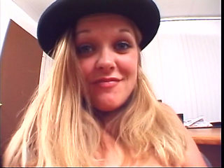 Gorgous Blonde with Big Natural Melons Gums It to Pass Successfully Eligible Negotiation