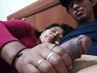 Desi Aunty Demands More Milk - Indian MILF Cheating in Hotel Room - Homemade HD