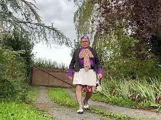 Dressed with a bubble skirt for an evening