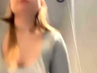 Public Anal Action: Jucielussie1's Double Penetration & Squirting