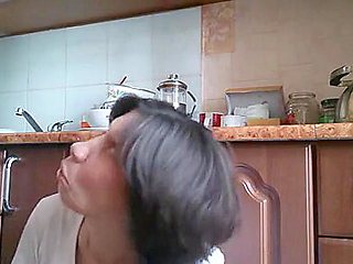Mature Mom Gets Full Load Of Sperm On Her Face - Rough Deepthroat Pov