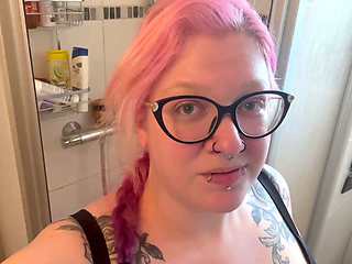 Hairy Pussy and Nice Piss Stream
