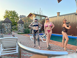 Hard flogging trio at the swimingpool