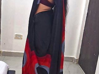 Desi Woman Fucking Video in Sexy Saree and Lingerie with Multiple Shot in Different Angles