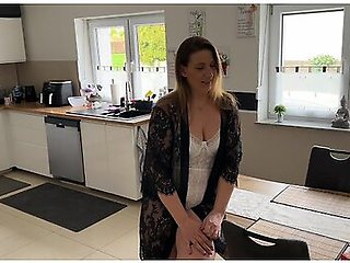 Winter Julia In Part-time Job Turns Into A Fuck Job! Blonde Thanks You For Pizza Delivery!