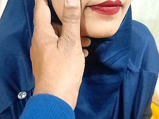 Muslim Desi Bhabhi Jaan Ke Rasil Lips Ko Chus Chus Lal Kar Diya, Muslims Lip Kissing And Fucking