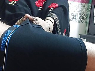 Priya bhabhi ka full Desi footjob video cumshot on leg