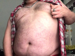 BIG ARSE BEAR WANK AND CUM