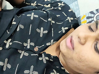 Indian Wife Feet Kiss & Boobs Suck – Desi Couple Sex