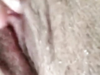 Rubbing fucking my fat pussy with 12 inch didlo