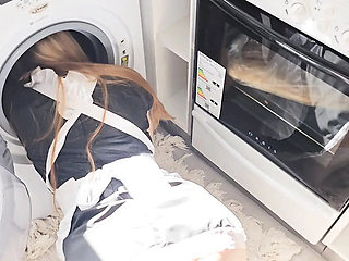 Young Amateur Maid Stuck in Washing Machine Fucked Hard