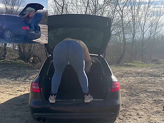 Car Quake: Bouncing Beauty in Motion