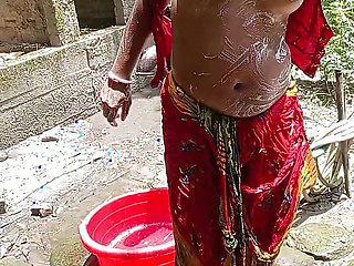 new video yours bhabhi I took a video while taking a bath