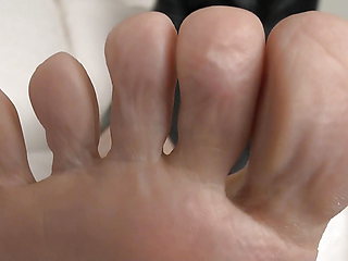 A Giantess Shows You Her Feet Lady Victoria Valente Mighty Wrinkles on Her Feet, Thick Giant Toes