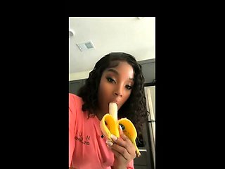 Webcam beauty and her toys have solo sex