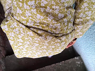 Indian Stepdaughter Seduces Her Stepfather for Sex