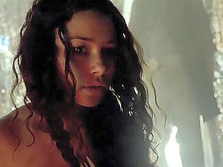 Black Sails S01E04 (2014) Louise Barnes and Jessica Parker Kennedy