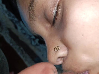 Desi bhabhi ne bulaya hai chudne keliye remotask