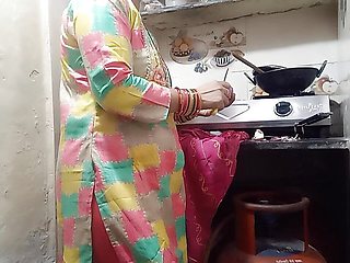 Baju wali bhabhiji ko ghr pe sabji Banate time chudayi suru