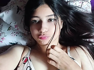 18 Year Old Girl Plays With Her Wet Pussy