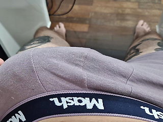 HUGE DICK TWINK JERKING OFF SOLO - subscribe to my onlyfans: LKINGSBR