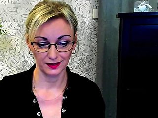 Amateur blonde German MILF LUXvanessa poses on webcam