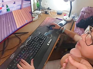 Busty Gamer Girl Sucks It Like a Fucking Playing Fortnite