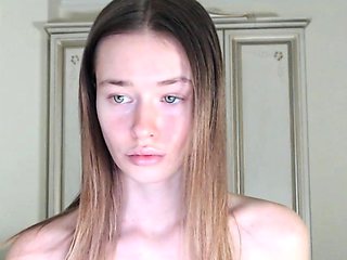 Brunette Solo Webcam Masturbation