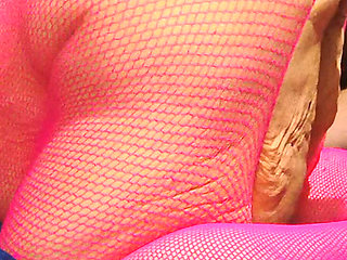 Pretty in Pink Fucking Machine Making Her 07ssy Stink