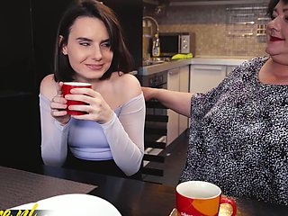 19 Year Old Teen Darcy Dark Eats Out Her Big Ass BBW girlfriend Edina