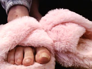 Toe Wiggling Pink Fuzzy Slippers