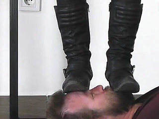 Sydney Crushed a Slave's Face with a Boot