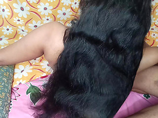 Hot bhabhi ko dekh ke land khara ho gaya
