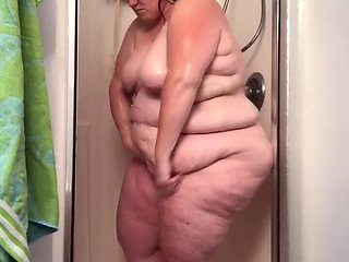 Shower Time with Julie Ginger