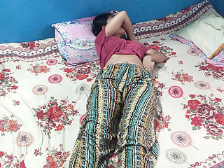 Desi virgin teen loses tight pussy to best friend - First time sex in HD