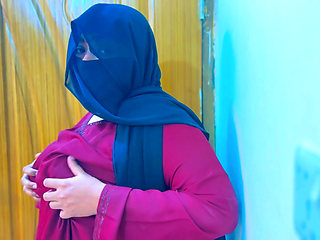 Egyptian Hot Maid Gets Super Horny & Start Masturbat in Office Room & Boss Start Handjob by Saw Her